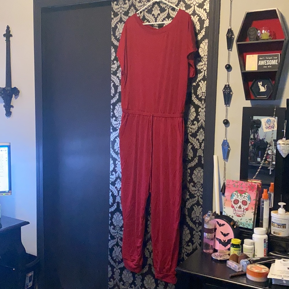 Read size 3X jumpsuit with pockets